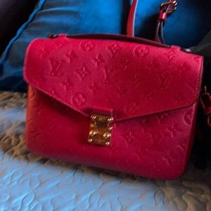 Louis Vuitton crossbody used maybe 2x